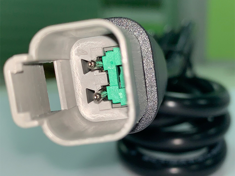 汽车线束连接器