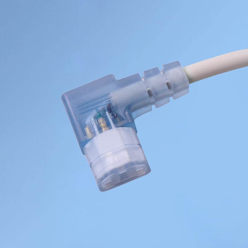 美式三插+90度防水品字尾